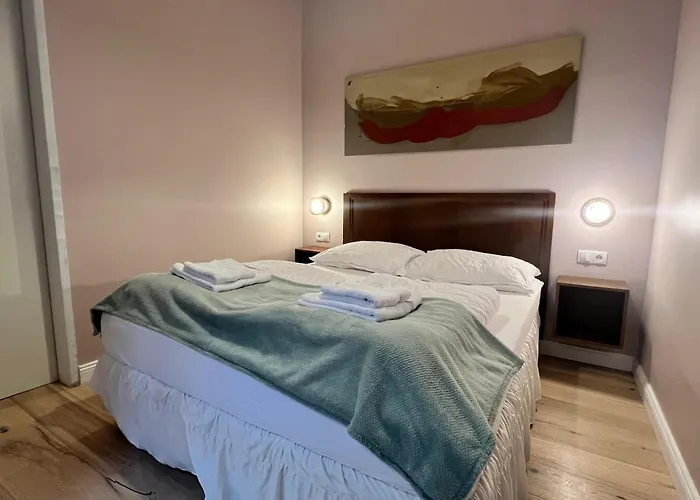 1 Aprt & 5 Stylish Rooms, Comfort & Convenience Combined Appartement Wenen