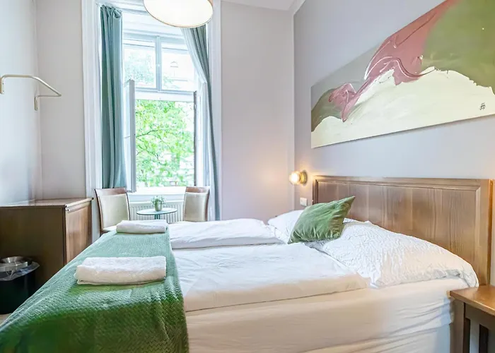 Appartement 1 Aprt & 5 Stylish Rooms, Comfort & Convenience Combined *