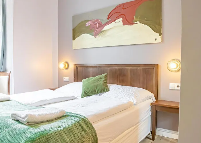 1 Aprt & 5 Stylish Rooms, Comfort & Convenience Combined Appartement *