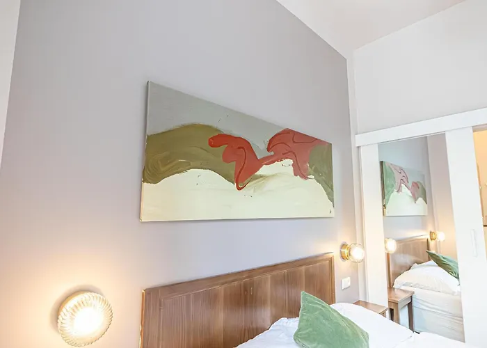 1 Aprt & 5 Stylish Rooms, Comfort & Convenience Combined Appartement