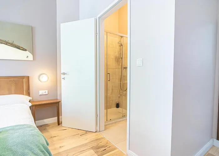 1 Aprt & 5 Stylish Rooms, Comfort & Convenience Combined * Wenen