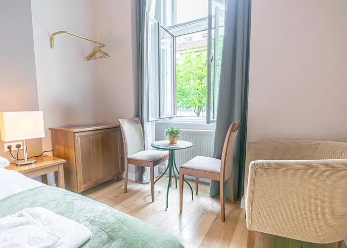 1 Aprt & 5 Stylish Rooms, Comfort & Convenience Combined Appartement Wenen