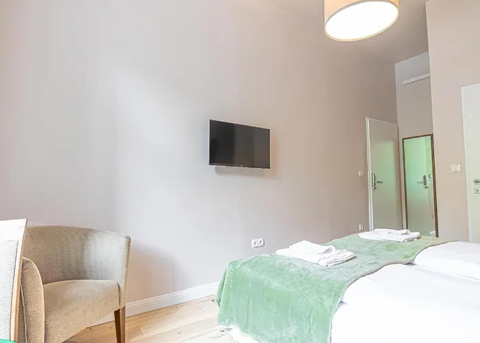 1 Aprt & 5 Stylish Rooms, Comfort & Convenience Combined * Wenen