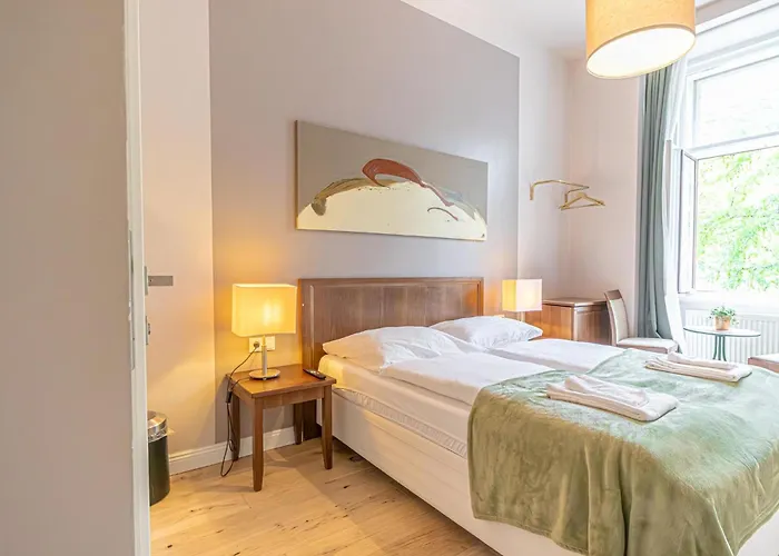 Appartement 1 Aprt & 5 Stylish Rooms, Comfort & Convenience Combined