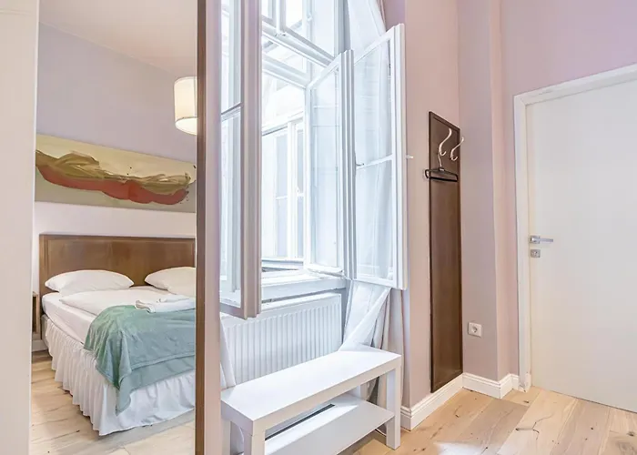 1 Aprt & 5 Stylish Rooms, Comfort & Convenience Combined Appartement