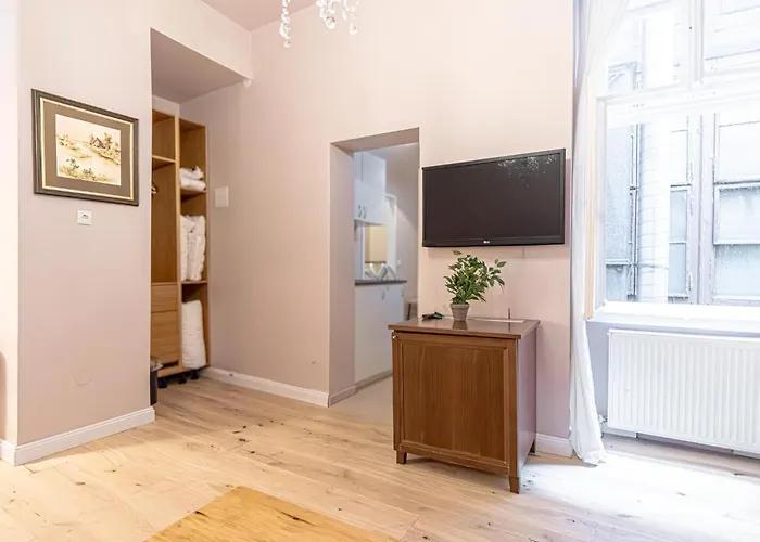 1 Aprt & 5 Stylish Rooms, Comfort & Convenience Combined Appartement