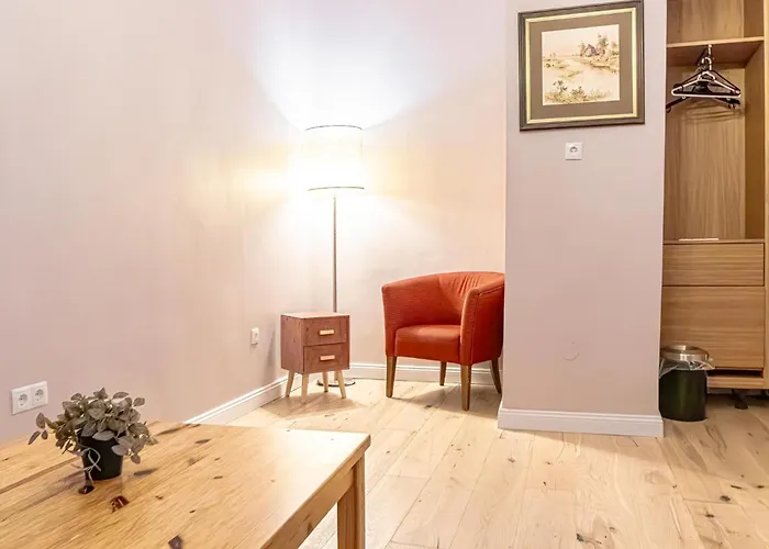 1 Aprt & 5 Stylish Rooms, Comfort & Convenience Combined * Wenen