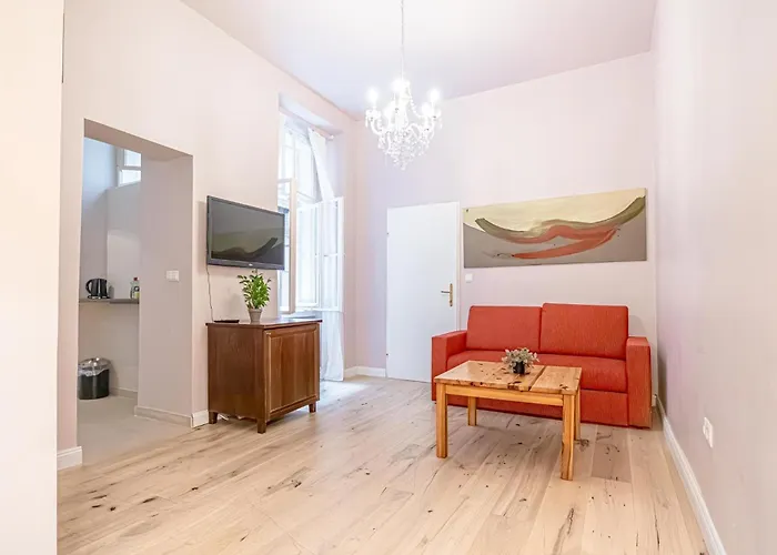 1 Aprt & 5 Stylish Rooms, Comfort & Convenience Combined Appartement *