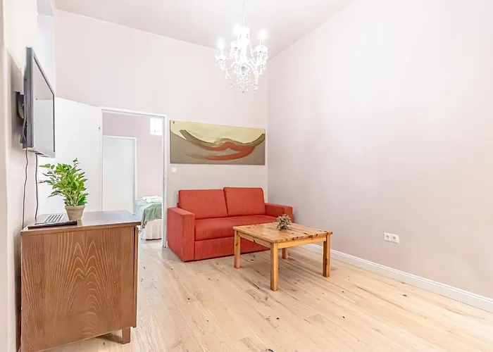 Appartement 1 Aprt & 5 Stylish Rooms, Comfort & Convenience Combined *