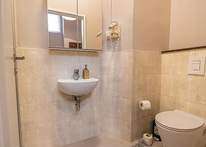 1 Aprt & 5 Stylish Rooms, Comfort & Convenience Combined Wenen
